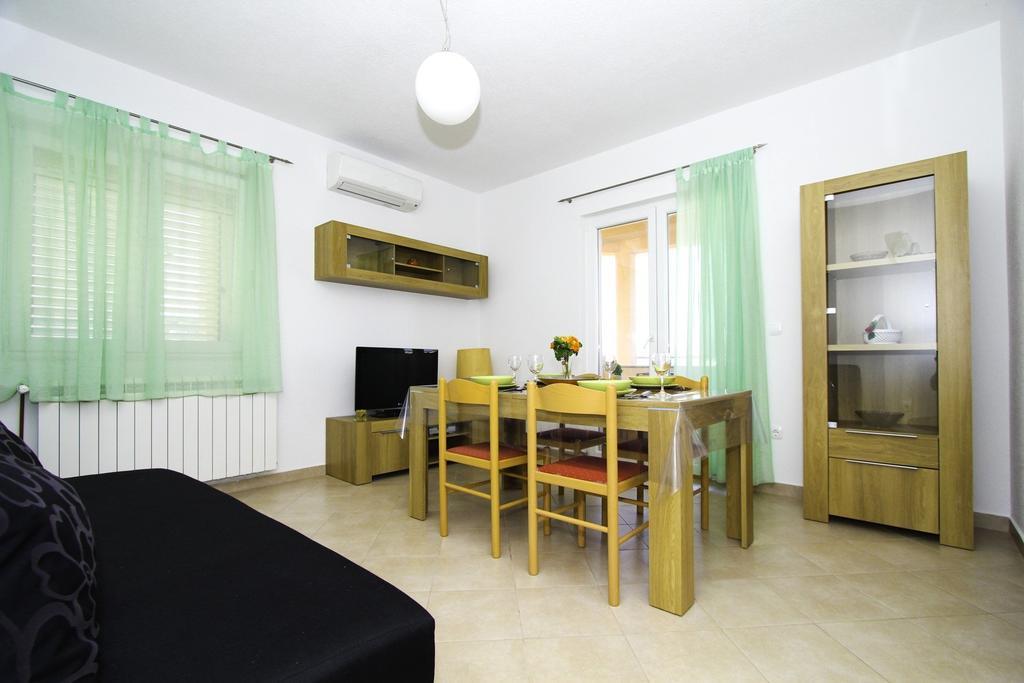 Apartments Zlatka Trogir Rum bild
