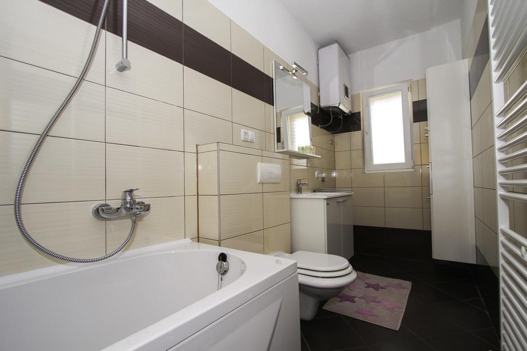 Apartments Zlatka Trogir Rum bild